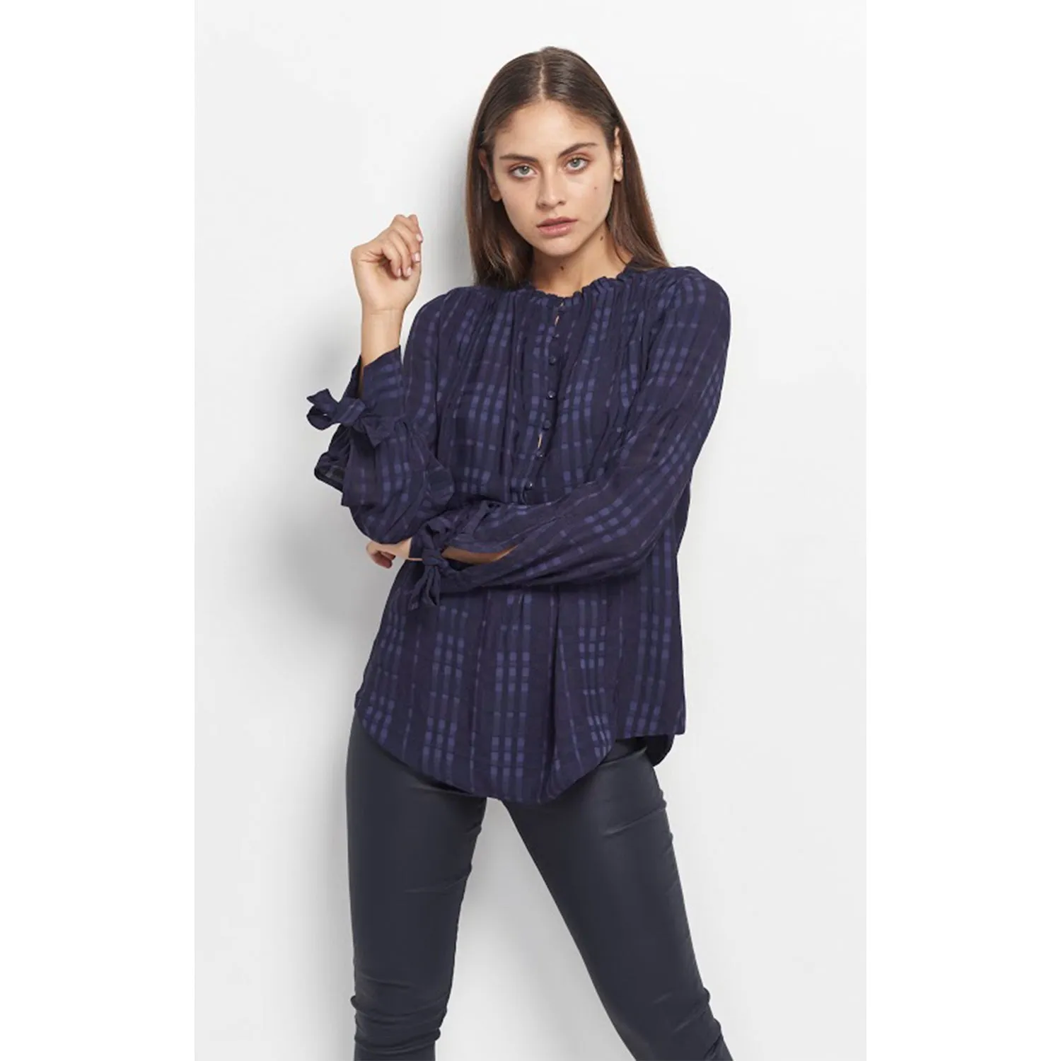 Top Hailee Navy